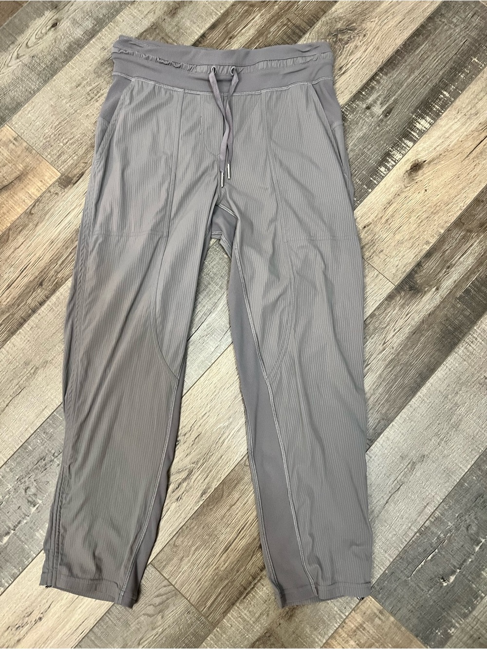 lululemon athletica Women's Light Gray Ribbed Jogger Sweatpants